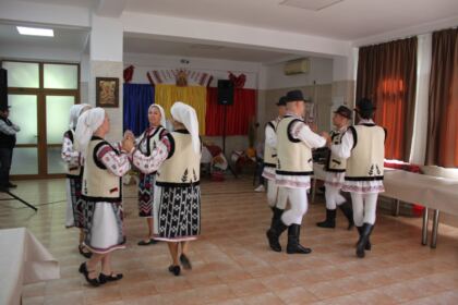 Activităţi dedicate persoanelor vârstnice – fotografia 6