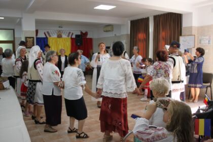 Activităţi dedicate persoanelor vârstnice – fotografia 10