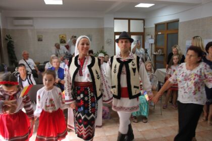 Activităţi dedicate persoanelor vârstnice – fotografia 13