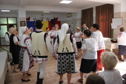 Activităţi dedicate persoanelor vârstnice – fotografia 20