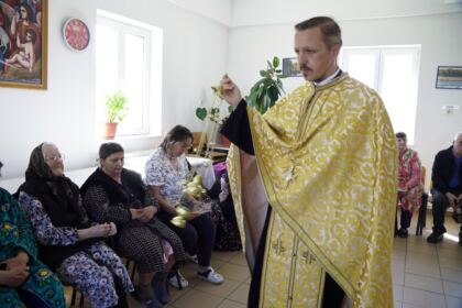 Rugăciuni şi daruri pentru vârstnicii nevoiaşi din judeţul Brăila – fotografia 14