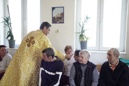 Rugăciuni şi daruri pentru vârstnicii nevoiaşi din judeţul Brăila – fotografia 24