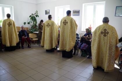 Rugăciuni şi daruri pentru vârstnicii nevoiaşi din judeţul Brăila – fotografia 31