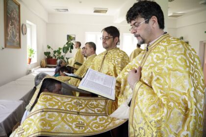 Rugăciuni şi daruri pentru vârstnicii nevoiaşi din judeţul Brăila – fotografia 34