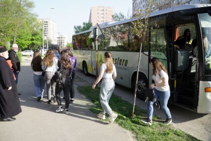 O nouă acţiune de donare de sânge a preoţilor, tinerilor şi credincioşilor din Tecuci – fotografia 1