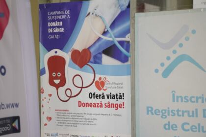 O nouă acţiune de donare de sânge a preoţilor, tinerilor şi credincioşilor din Tecuci – fotografia 11