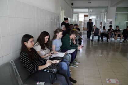O nouă acţiune de donare de sânge a preoţilor, tinerilor şi credincioşilor din Tecuci – fotografia 19