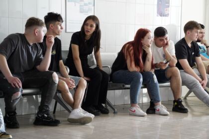 O nouă acţiune de donare de sânge a preoţilor, tinerilor şi credincioşilor din Tecuci – fotografia 32