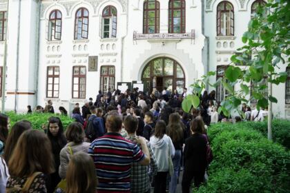 Etapa judeţeană a Olimpiadei de Religie în Galaţi şi Brăila – fotografia 38
