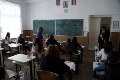 Etapa judeţeană a Olimpiadei de Religie în Galaţi şi Brăila – fotografia 52