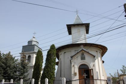 Ediţia a 9-a a Campionatului şcolar de fotbal „Tinereţe şi credinţă“ – fotografia 1