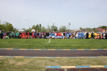Ediţia a 9-a a Campionatului şcolar de fotbal „Tinereţe şi credinţă“ – fotografia 9