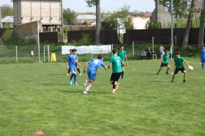 Ediţia a 9-a a Campionatului şcolar de fotbal „Tinereţe şi credinţă“ – fotografia 16