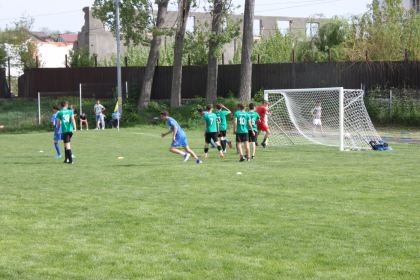 Ediţia a 9-a a Campionatului şcolar de fotbal „Tinereţe şi credinţă“ – fotografia 17