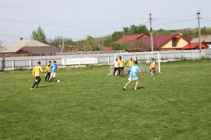 Ediţia a 9-a a Campionatului şcolar de fotbal „Tinereţe şi credinţă“ – fotografia 20
