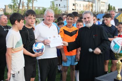 Ediţia a 9-a a Campionatului şcolar de fotbal „Tinereţe şi credinţă“ – fotografia 28