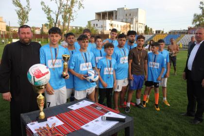Ediţia a 9-a a Campionatului şcolar de fotbal „Tinereţe şi credinţă“ – fotografia 33