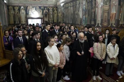 Olimpiada interdisciplinară „Cultură şi spiritualitate românească“ în Arhiepiscopia Dunării de Jos – fotografia 14