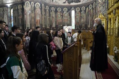 Olimpiada interdisciplinară „Cultură şi spiritualitate românească“ în Arhiepiscopia Dunării de Jos – fotografia 18