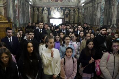 Olimpiada interdisciplinară „Cultură şi spiritualitate românească“ în Arhiepiscopia Dunării de Jos – fotografia 19