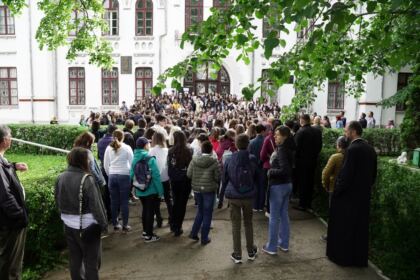 Olimpiada interdisciplinară „Cultură şi spiritualitate românească“ în Arhiepiscopia Dunării de Jos – fotografia 44