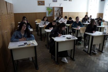 Olimpiada interdisciplinară „Cultură şi spiritualitate românească“ în Arhiepiscopia Dunării de Jos – fotografia 57