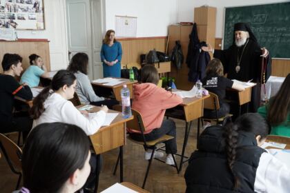 Olimpiada interdisciplinară „Cultură şi spiritualitate românească“ în Arhiepiscopia Dunării de Jos – fotografia 61
