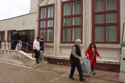 Acţiuni social-filantropice desfăşurate de Parohia „Sfânta Cuvioasă Parascheva“ din Galați – fotografia 13
