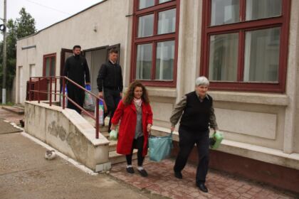 Acţiuni social-filantropice desfăşurate de Parohia „Sfânta Cuvioasă Parascheva“ din Galați – fotografia 14