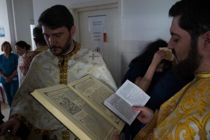 Cuminecare, rugăciuni şi daruri pentru pacienţii internaţi la Spitalul Judeţean de Urgenţă din Brăila – fotografia 4