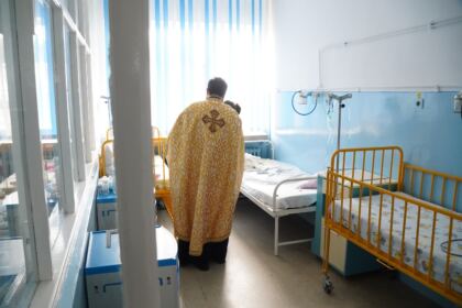 Cuminecare, rugăciuni şi daruri pentru pacienţii internaţi la Spitalul Judeţean de Urgenţă din Brăila – fotografia 14