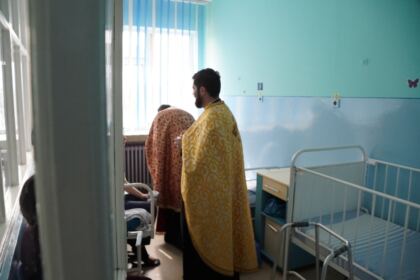 Cuminecare, rugăciuni şi daruri pentru pacienţii internaţi la Spitalul Judeţean de Urgenţă din Brăila – fotografia 17