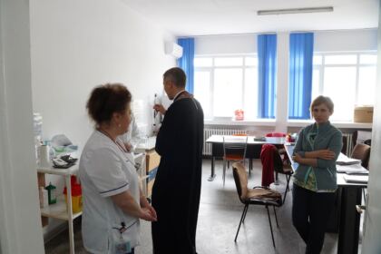 Cuminecare, rugăciuni şi daruri pentru pacienţii internaţi la Spitalul Judeţean de Urgenţă din Brăila – fotografia 27