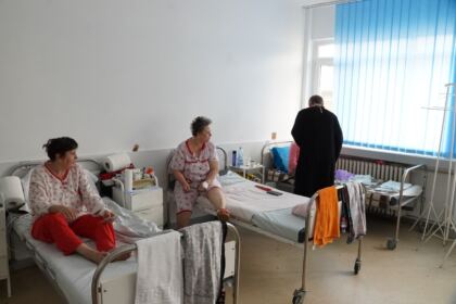 Cuminecare, rugăciuni şi daruri pentru pacienţii internaţi la Spitalul Judeţean de Urgenţă din Brăila – fotografia 29