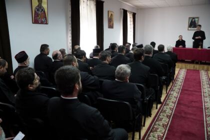 Conferinţă preoţească şi debutul programului social-filantropic „Ne înnoim de Sfintele Paşti“ – fotografia 38