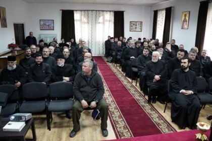Conferinţă preoţească şi debutul programului social-filantropic „Ne înnoim de Sfintele Paşti“ – fotografia 45