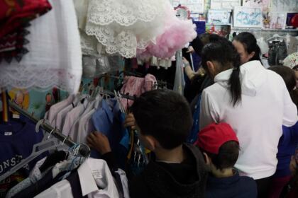 Programul social-filantropic eparhial „Ne înnoim de Sfintele Paşti“ a continuat în municipiul Galaţi – fotografia 25