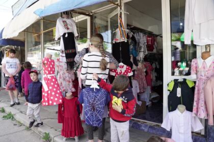Programul social-filantropic eparhial „Ne înnoim de Sfintele Paşti“ a continuat în municipiul Galaţi – fotografia 41