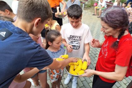 Bucurie, entuziasm și clipe de neuitat pentru 80 de copii din Parohia Țepu de Jos – fotografia 12