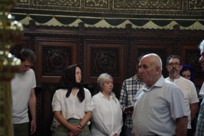 Slujire arhierească şi vizita unui grup de studenți germani în Eparhia Dunării de Jos – fotografia 18