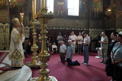 Slujire arhierească şi vizita unui grup de studenți germani în Eparhia Dunării de Jos – fotografia 22