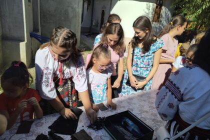 Activităţile de vacanţă pentru copii continuă în Arhiepiscopia Dunării de Jos – fotografia 1