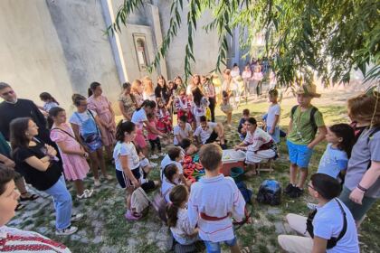 Activităţile de vacanţă pentru copii continuă în Arhiepiscopia Dunării de Jos – fotografia 9
