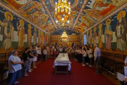 Activităţile de vacanţă pentru copii continuă în Arhiepiscopia Dunării de Jos – fotografia 16