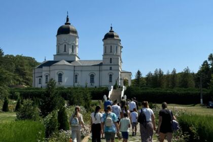 Excursie pentru copiii din parohiile Radu Vodă și Mihai Bravu – fotografia 5