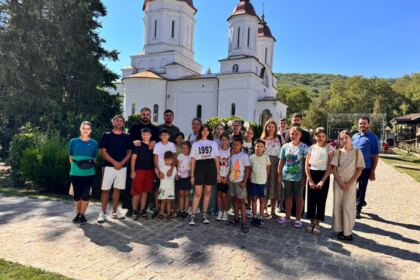 Excursie pentru copiii din parohiile Radu Vodă și Mihai Bravu – fotografia 7