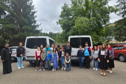 Tabără în Bucovina pentru 20 de copii din Parohia Perişoru – fotografia 5