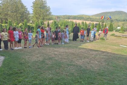 Pelerinaj pe pământ dobrogean pentru copiii parohiilor Smulți I și II din județul Galați – fotografia 15