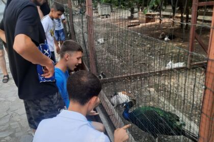Zi de bucurie la malul Mării Negre pentru 20 de copii din localitatea Suceveni – fotografia 11