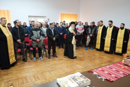 Rugăciune şi binecuvântare în Penitenciarul Brăila – fotografia 24